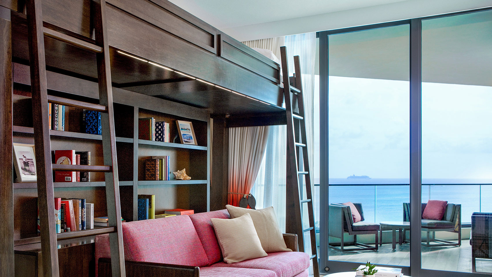 Family Suite with bunk bed