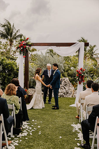 outdoor ceremony at Kimpton seafire